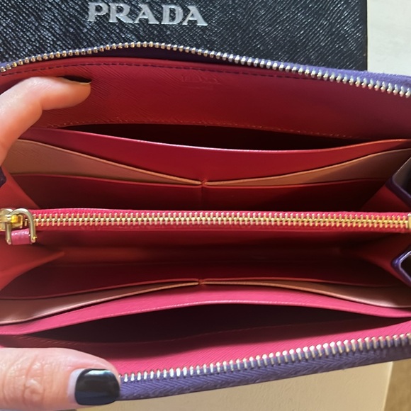 Prada wallet - Picture 3 of 6